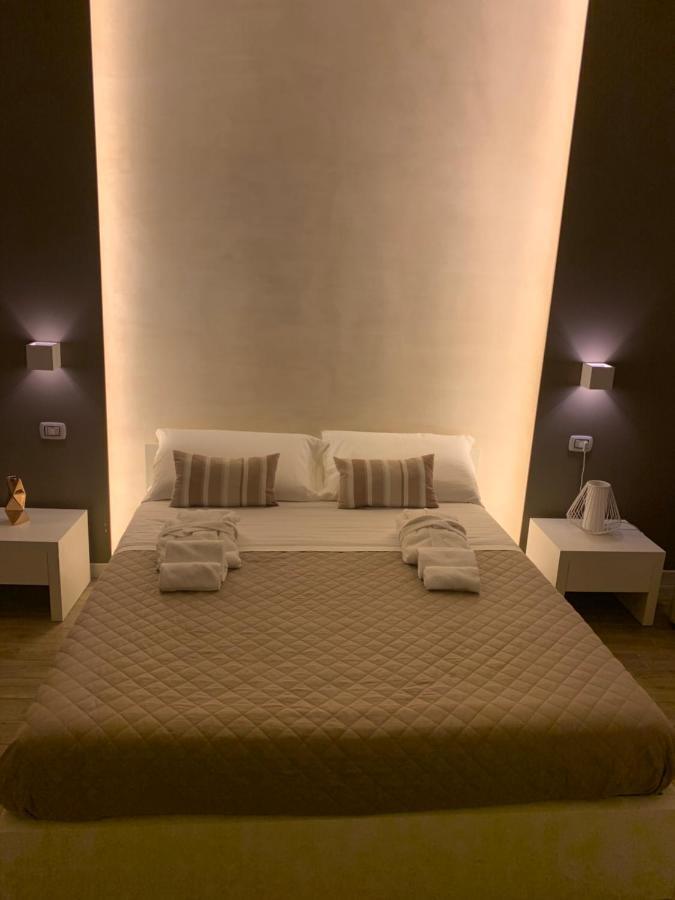 La Banchina Holiday Rooms Trani Exterior foto